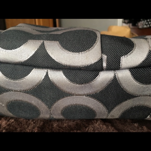 Coach - Picture 3 of 5